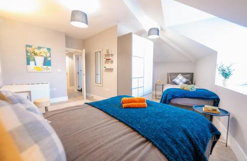 Canton Apartment | LUXURY SPACIOUS 2-BED & High Ceiling