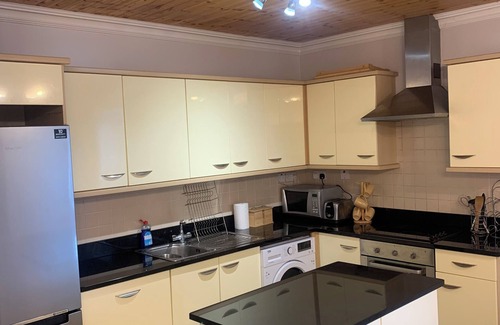 Galway Apartment | Luxury, spacious apartment is the centre of Salthill, Galway city.