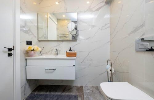 Kabatas Apartment | Luxury Stay with Panoramic Bosphorus View