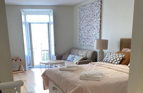 Santo Estevao Apartment | Luxury Studio in the Heart of Alfama