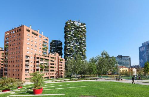 Isola Apartment | Luxury Suite in Bosco Verticale Milano Isola