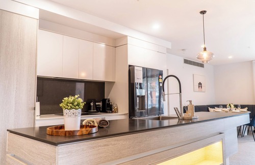 Burleigh Heads Apartment | Luxury | The Esplanade Beachfront Bliss