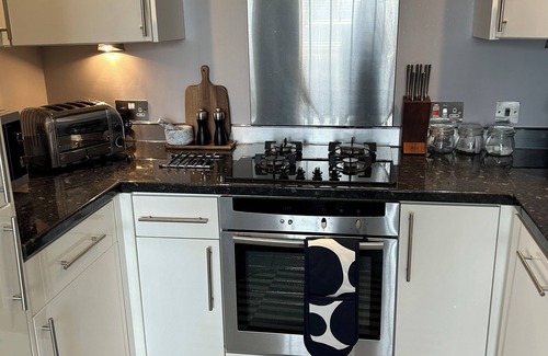 Aberystwyth Apartment | Luxury town centre 2 bedroom apartment