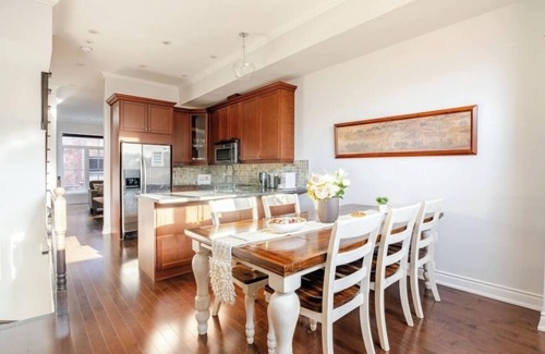 Cabbagetown House | Luxury Townhouse 7 beds 15 guests 5 Star Rate Super Host