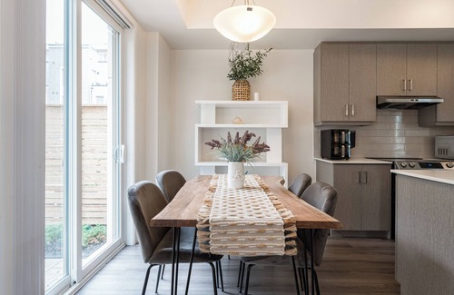 Vaughan House | Luxury Townhouse in Vaughan