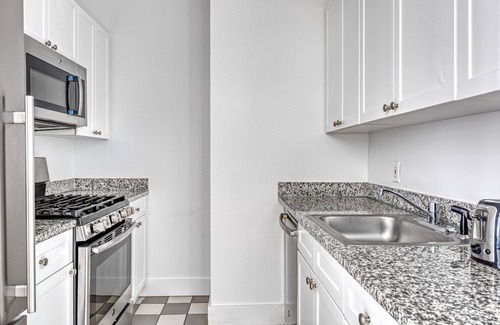 Tribeca Apartment | Luxury Tribeca 1BR w/Gym, Doorman + Roof deck by Blueground