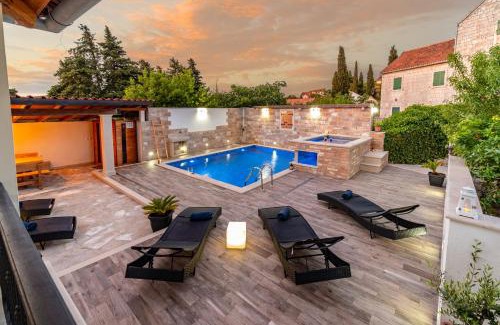 Nerezise Villa | Luxury Villa David with a private boat, heated pool, jacuzzi and sauna