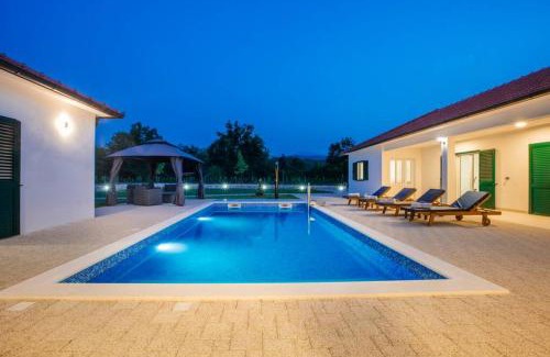 Prolozac Villa | luxury villa dubravka - heated pool & suitable for disabled
