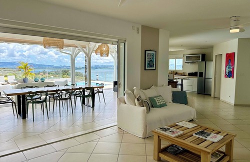 Trois-Ilets Villa | Luxury villa for 8 people, 30° heated pool + sea view = SUPER HOLIDAY