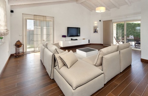 Labinci Cottage | Luxury villa for up to 6 persons with pool, BBQ, wine cellar and billiard