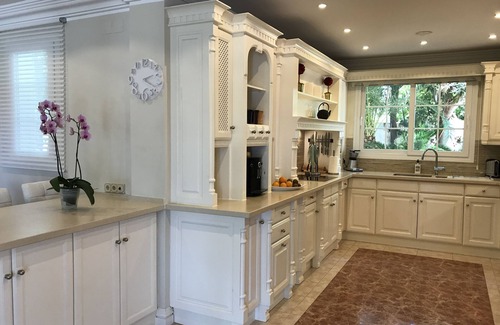 Marbella Villa | Luxury Villa in Prime Location with Excellent Sea and Mountain Views