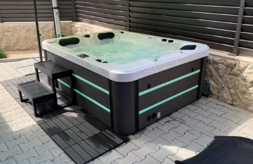 Novalja Villa | Luxury villa - private heated pool, jacuzzi, sauna, and gym