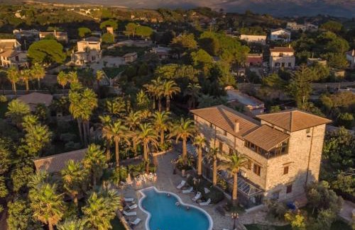 Partanna Villa | Luxury villa/ Private Heated Pool / Private Garden