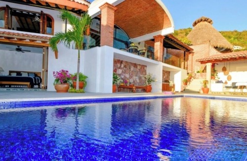 Conchas Chinas Villa | Luxury Villa,Spectacular Views, Saline pool & Staff Dec 29-Jan 10 Available!