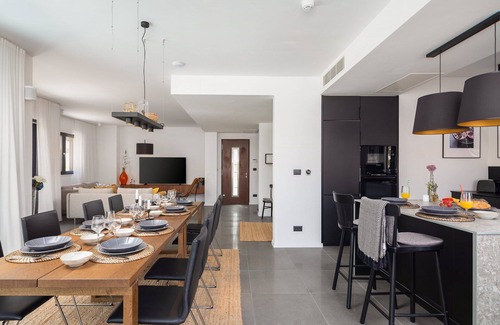 Businci Villa | Luxury Villa The North Star with Pool