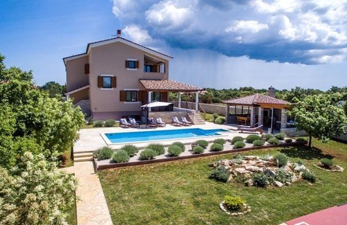 Stokovci House | Luxury Villa with 4 bedrooms and private Pool (4550)