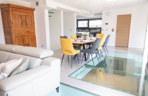 Larmor-Plage Villa | Luxury villa with indoor pool, 5 minutes from the sea via Groom*