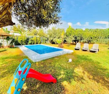 Mallalienne Villa | Luxury Villa with Pool & Garden5km from Cabo