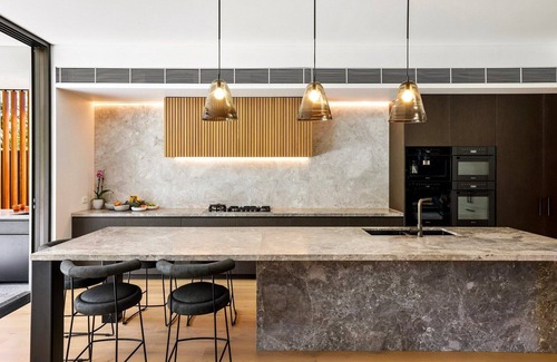 Clifton Gardens House | Luxury Villas Clifton Modern Luxe (Heated Pool)