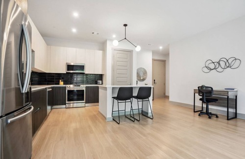 Home Park Apartment | Luxury West Midtown 2 Bdrm in Atlanta