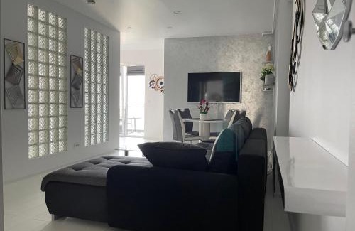 Militari Apartment | Luxury Westpark 2-Room Apartment Lakeview W5