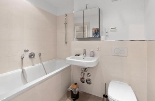 Innere Neustadt Apartment | Luxus im Zentrum für 6 Personen! 3 Zimmer, Balkon, WLAN, Parkplatz