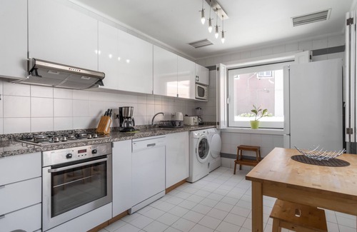Sacramento Apartment | LV Premier Chiado CH
