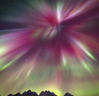 Lyngen House | Lyngen Alps Panorama