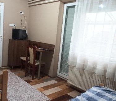 Balkany House | Mátyás Pizzéria, Étterem és Vendégház