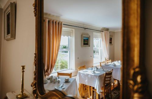 Kilkee House | Móinéir House