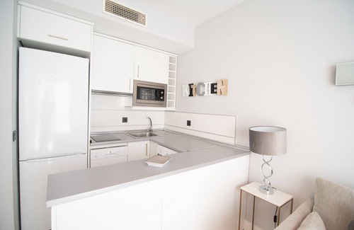 Cuatro Caminos Apartment | M (JMC 5) BERNABEU R. MADRID STADIUM APARTMENT 1 ROOM 2 PAX PARKING - MADRID BUSINESS CENTER