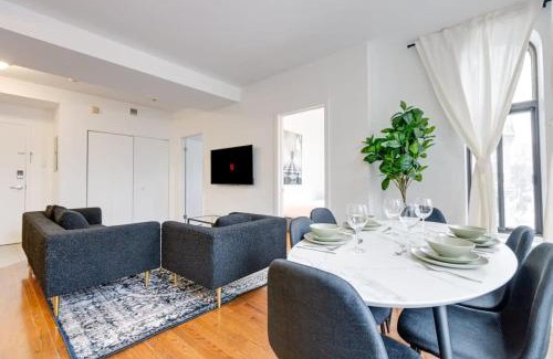 Milton Park Apartment | M11 Gorgeous Bright Corner 2BR in Heart of MTL