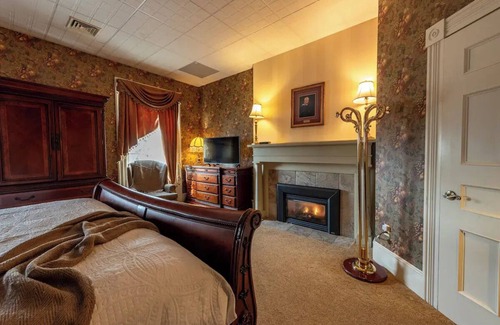 Geneseo Bed & Breakfast | MacVittie Room - Big Tree Innnn