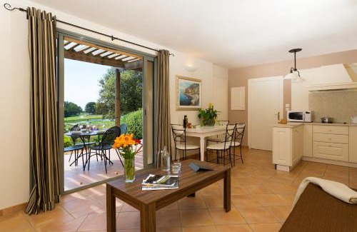 Saumane-de-Vaucluse Apartment | Madame Vacances Résidence Provence Country Club
