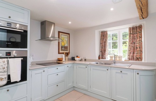 Hook Norton Cottage | MAGDALEN COTTAGE, family friendly, with a garden in Hook Norton