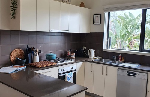 Cowes Apartment | Maggie's Place - rest, relax, rejuvenate!