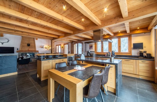 Champagny-en-Vanoise Ski Chalet | Magnificent luxury chalet for families or groups. Well being guaranteed