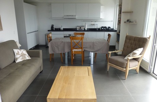 Cannes Apartment | MAGNIFICENT APARTMENT RENOVATED CANNES, 52m2,100 M FROM THE BEACH, CLIM, PARKING,