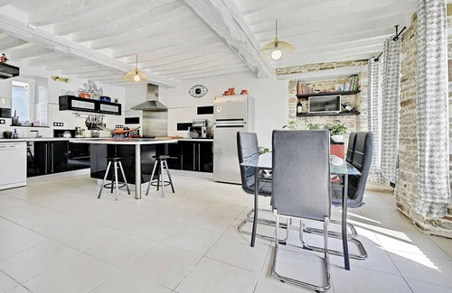 Conde-sur-Noireau Villa | Magnificent stone villa with thatched roof and heated swimming pool