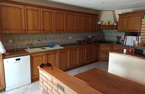 Tourrettes-sur-Loup Villa | Magnificent villa with swimming pool and mountain view