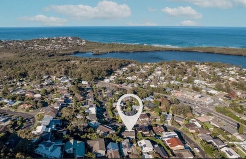 Wamberal House | Magnificent Ocean View - Bright, Spacious, Family and Pet Friendly