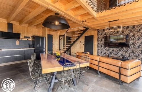 Besse-et-Saint-Anastaise House | Magnificent upscale chalet with exceptional views, located just minutes from the slopes