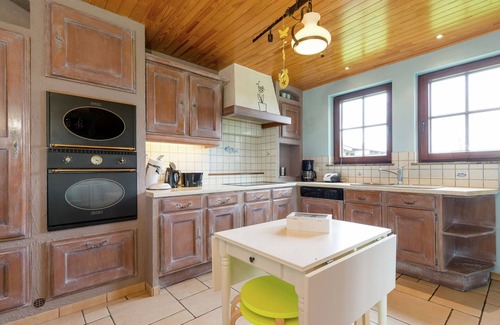 Brisy Villa | Magnificent Villa in Brisy with Sauna Roofed