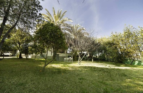 Guillena Ski Chalet | Magnificent villa with pool