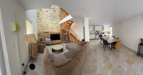 Bizanet House | Magnifique maison climatisée en pierre