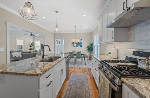 Wilmington House | Magnolia House - Central Downtown