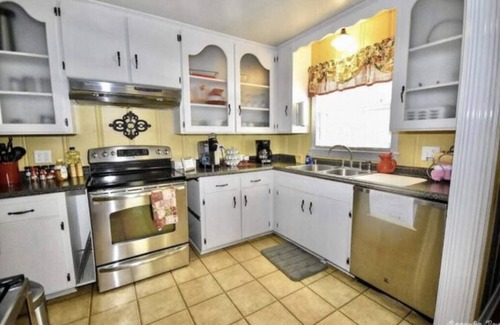 Mena Apartment | Magnolia Suite- 2 Bedrooms, Ensuite Bath