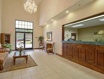 Malone Hotel | Magnuson Hotel West Liberty