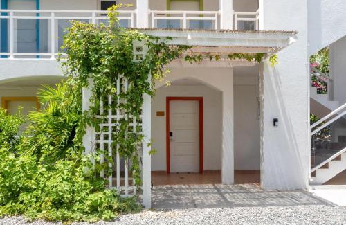 Maho Apartment | Maho Beach House - Studio - Beach Access