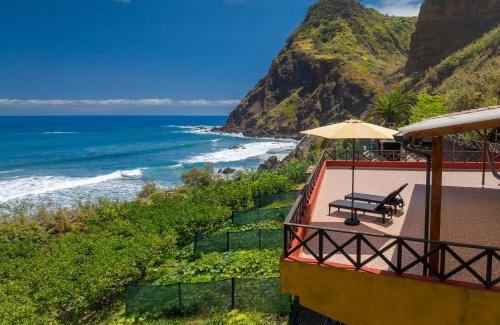 Porto da Cruz House | Maiata Beach House by HR Madeira